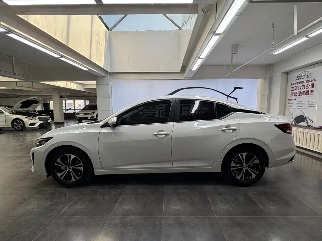 Sylphy 1.6 L CVT Joy