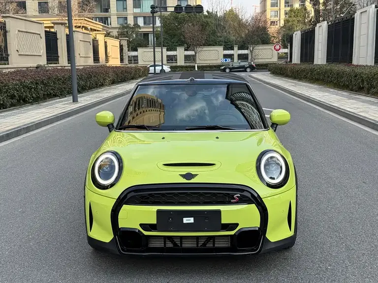 MINI Facelift 2.0 T COOPER S CABRIO Artist