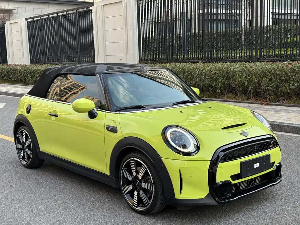 MINI Facelift 2.0 T COOPER S CABRIO Artist