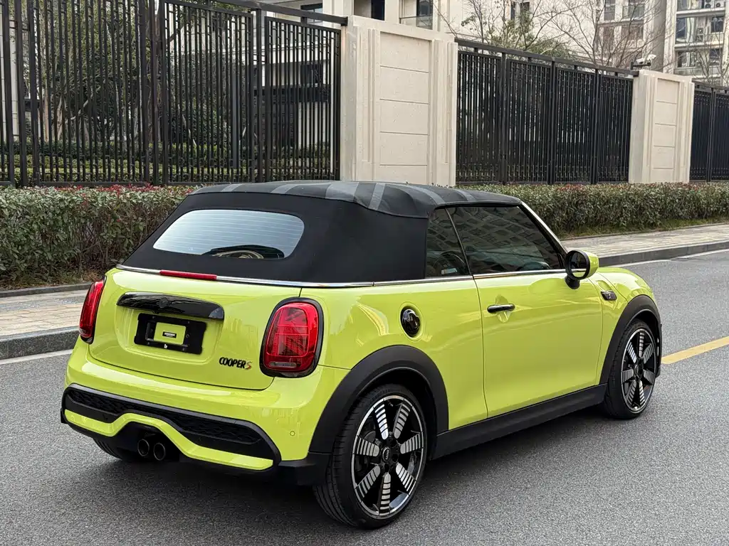 MINI Facelift 2.0 T COOPER S CABRIO Artist