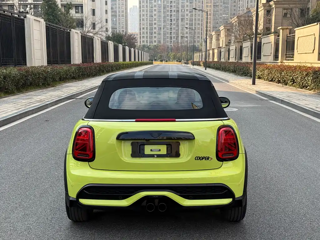 MINI Facelift 2.0 T COOPER S CABRIO Artist