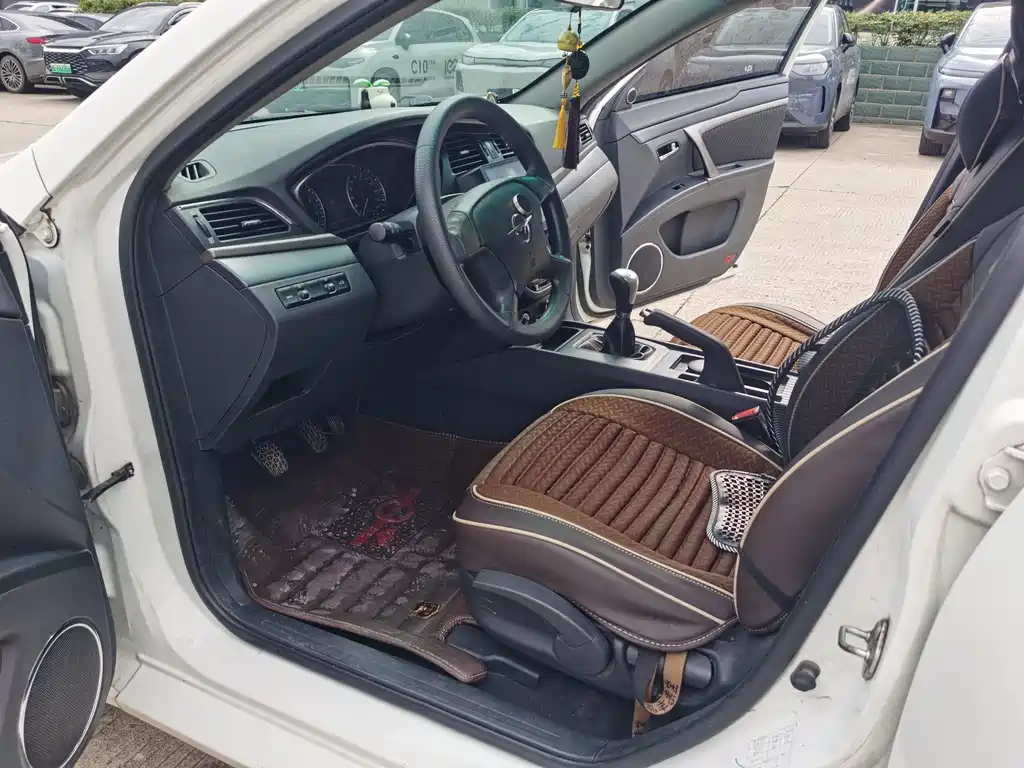 Haima M6 海马M6 2017款 1.6 L 手动舒适型