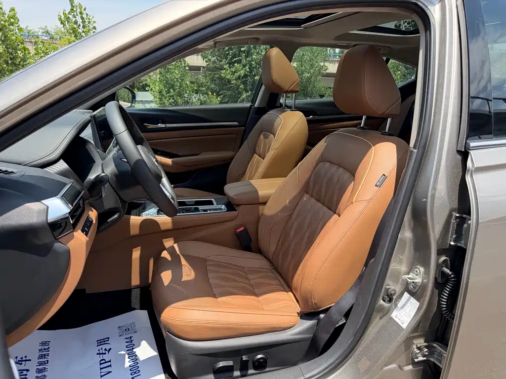 Teana 2.0 L XL-Upr Enjoyment