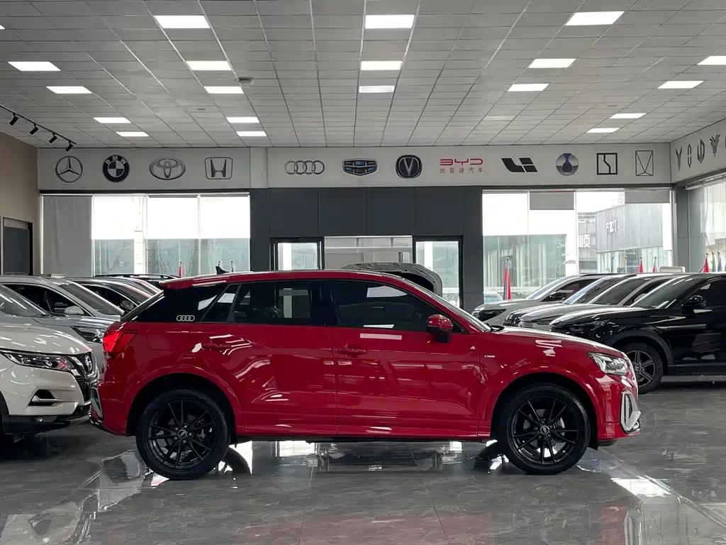 Audi Q2 L 35 TFSI Progressive Dynamic