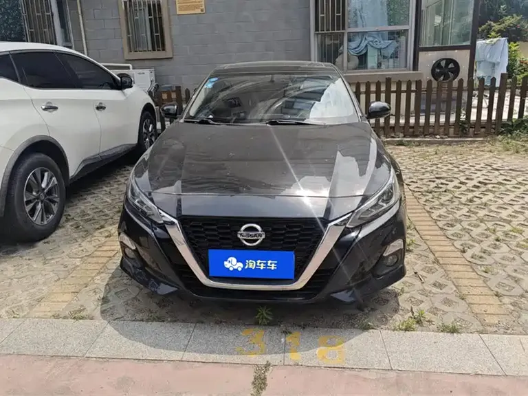 Nissan Teana 2.0 L XL Upper Smart Travel