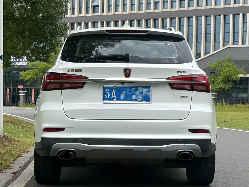 Roewe RX5 20 T 2 WD Manual Ali Connected Platinum