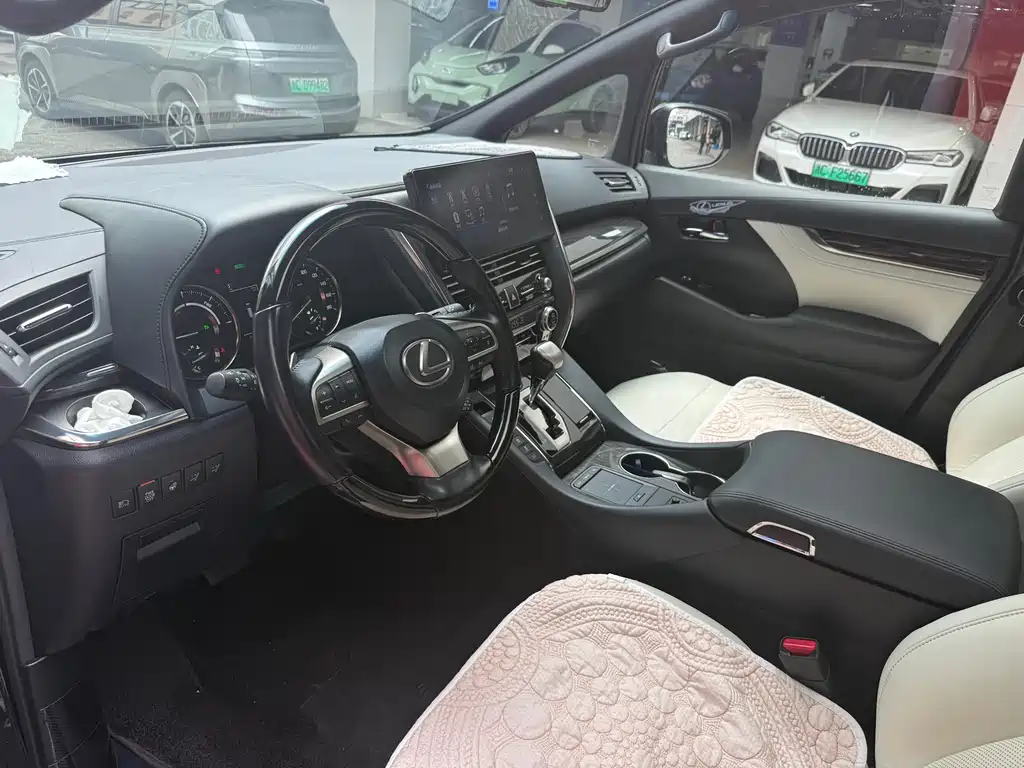 Lexus LM 300 h 7-seat Elegant