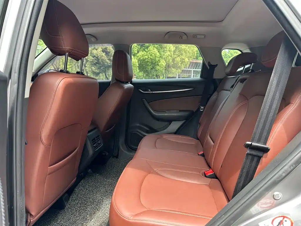 Brilliance V6 1.5 T Auto Distinguished