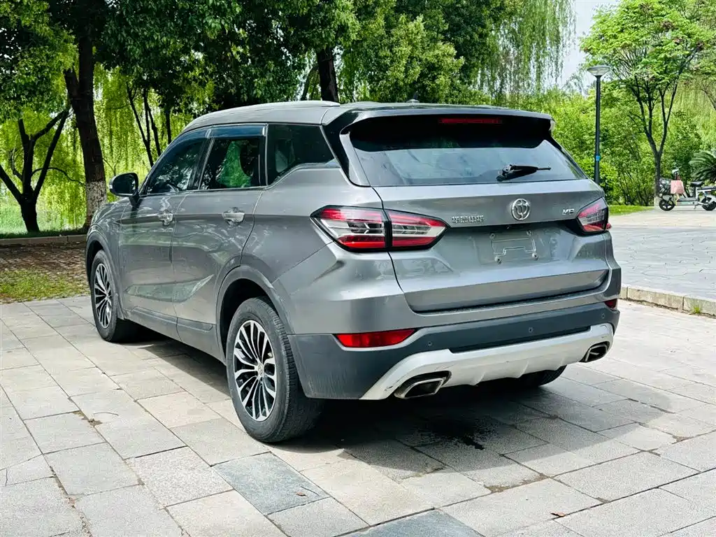 Brilliance V6 1.5 T Auto Distinguished