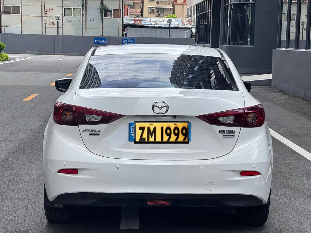 Mazda 3 Axela Sedan 1.5 L Auto Comfort