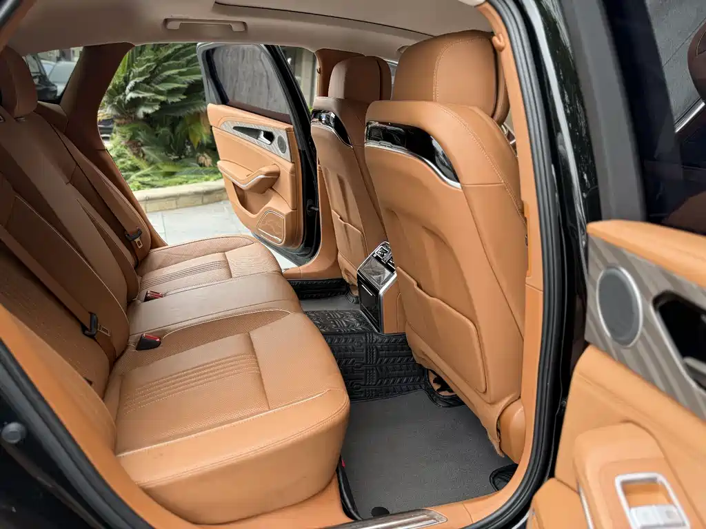 Hongqi H9 2.0 T Connected Flagship