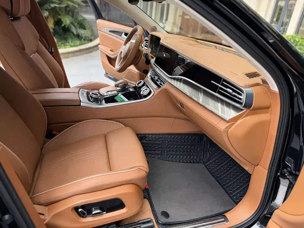 Hongqi H9 2.0 T Connected Flagship