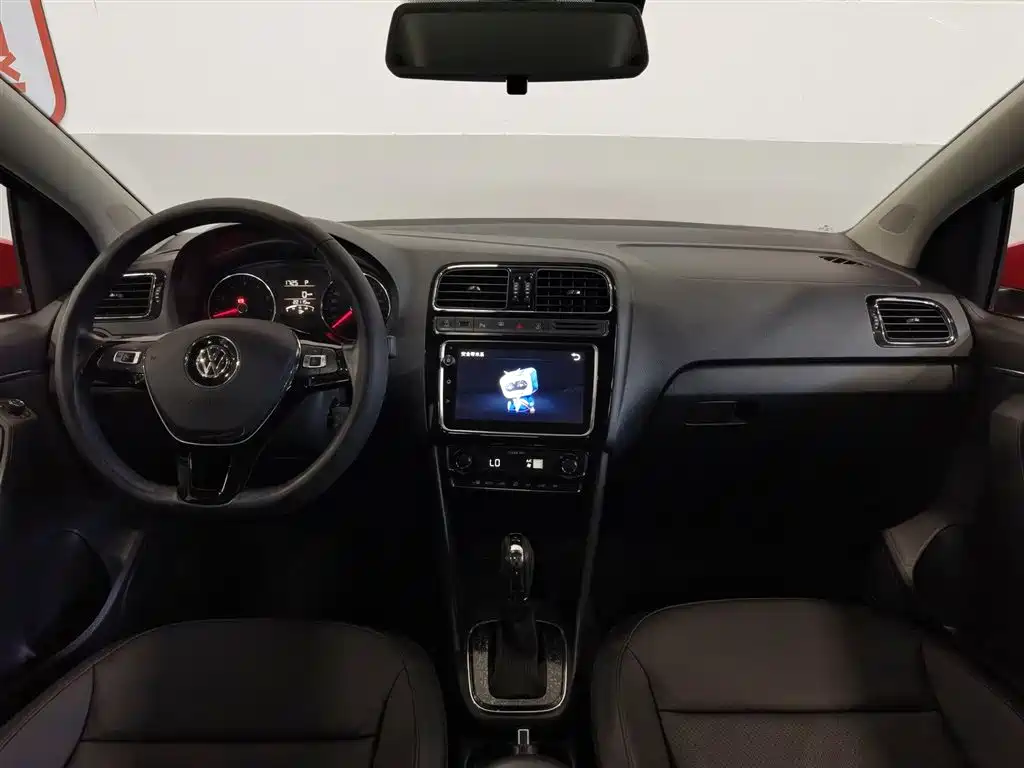 Polo 1.5 L Auto Luxury