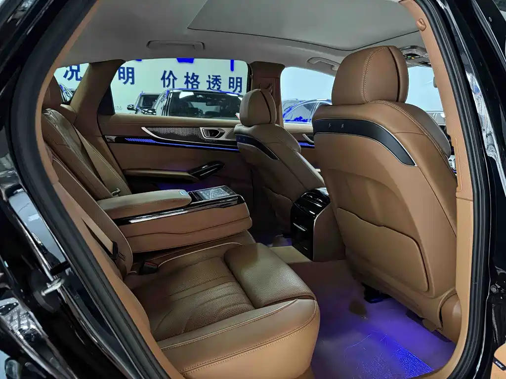 Hongqi H9 红旗H9 2025款 2.0 T 两驱旗畅豪华商务版 5座