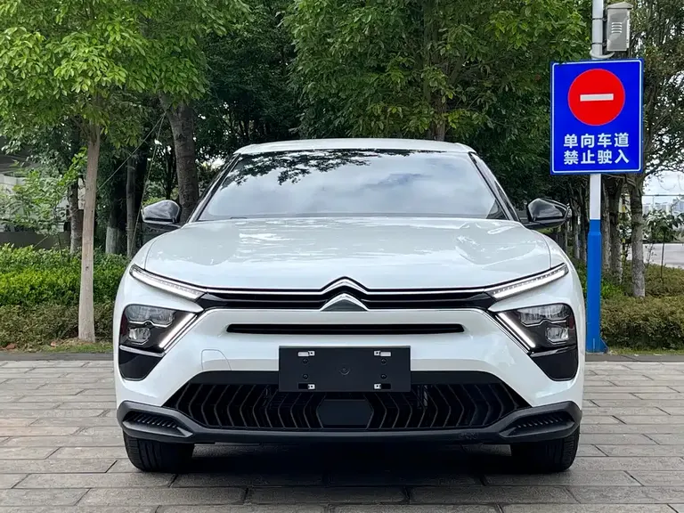 Citroën C5 X 1.6 T Overseas