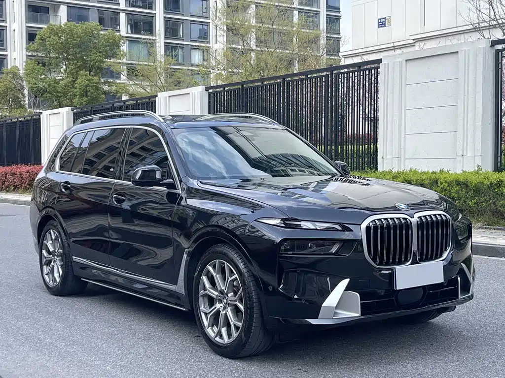 BMW X7 xDrive40 i Leading Luxury Package