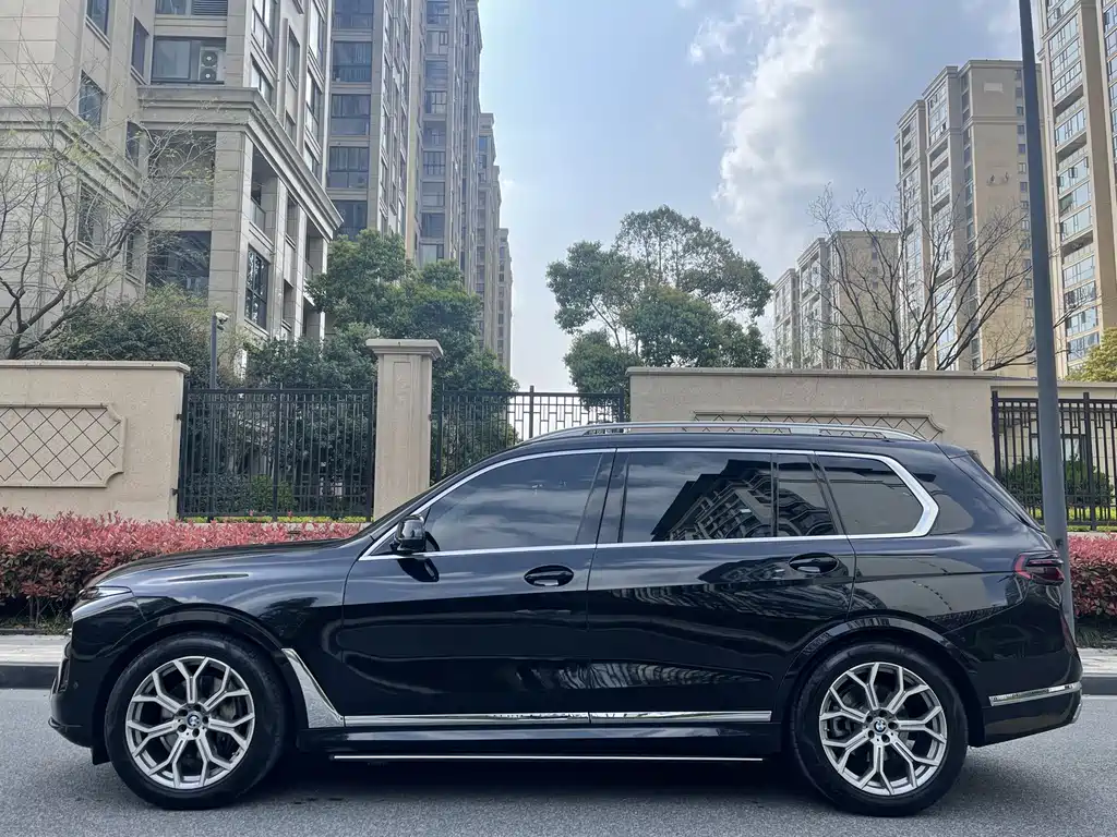 BMW X7 xDrive40 i Leading Luxury Package