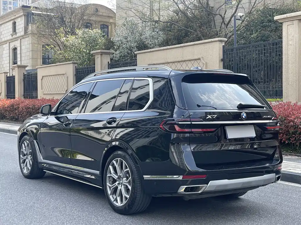 BMW X7 xDrive40 i Leading Luxury Package
