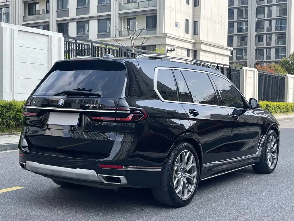 BMW X7 xDrive40 i Leading Luxury Package
