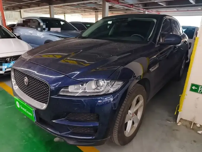 Jaguar F-PACE 2.0 T Urban Premium