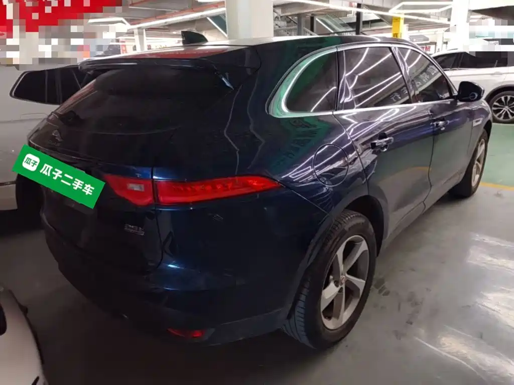 Jaguar F-PACE 2.0 T Urban Premium