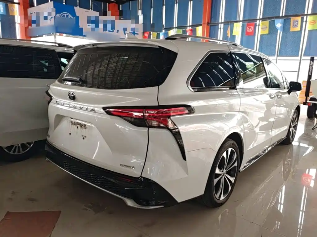 Granvia 2.5 L Hybrid Noble
