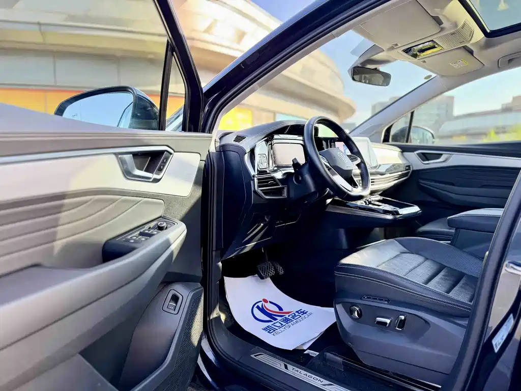 Talagon 380 TSI 4 WD Luxury Premium Realm Pro 6-seat