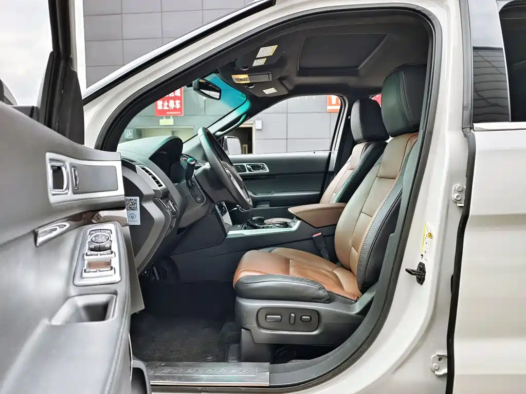 Explorer (Import) 3.5 L Premium