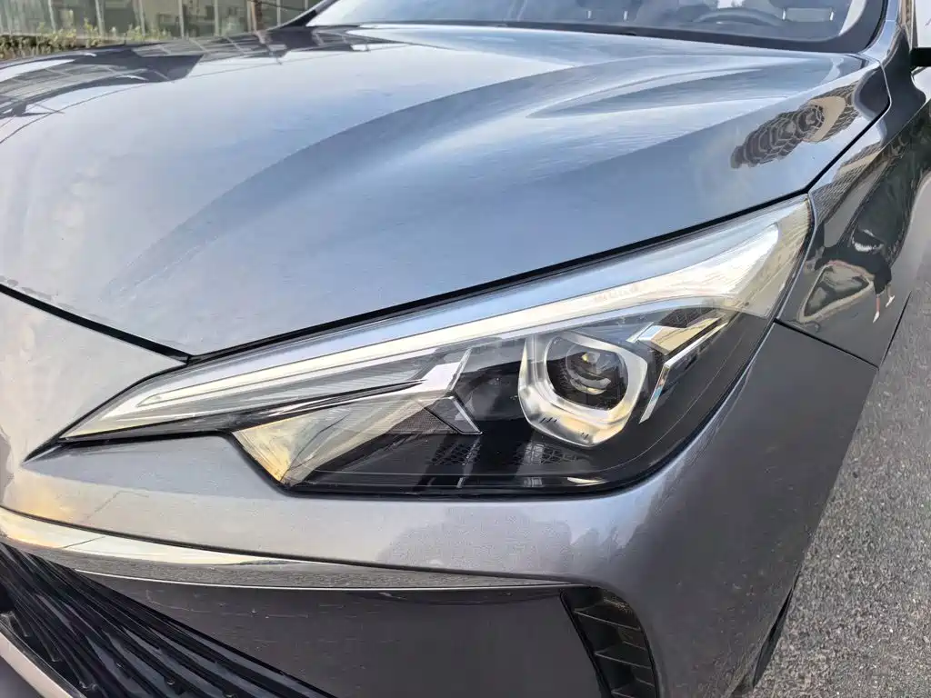 Roewe i5 1.5 L CVT Honored