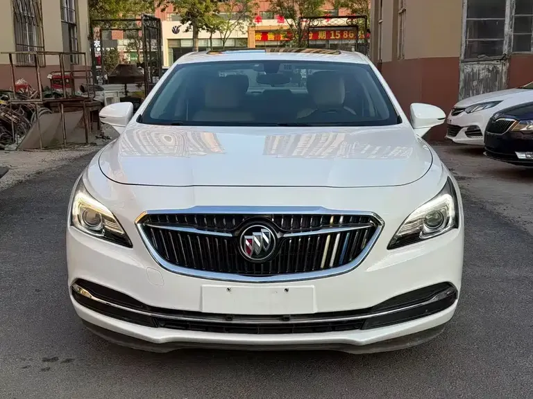 Buick LaCrosse Facelift 20 T Leading