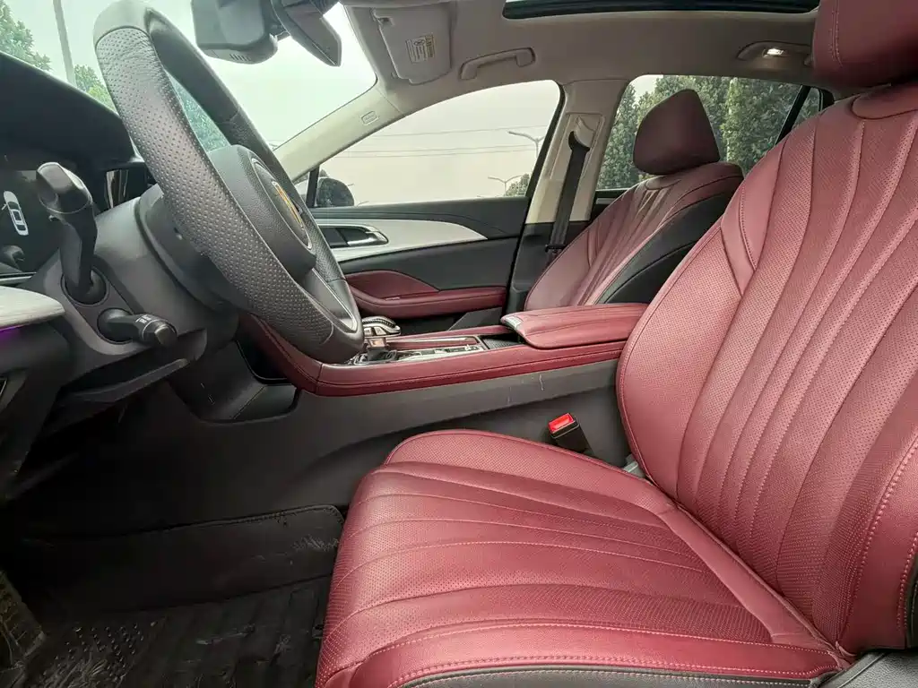 Hongqi H5 2.0 T Auto Flagship Smooth