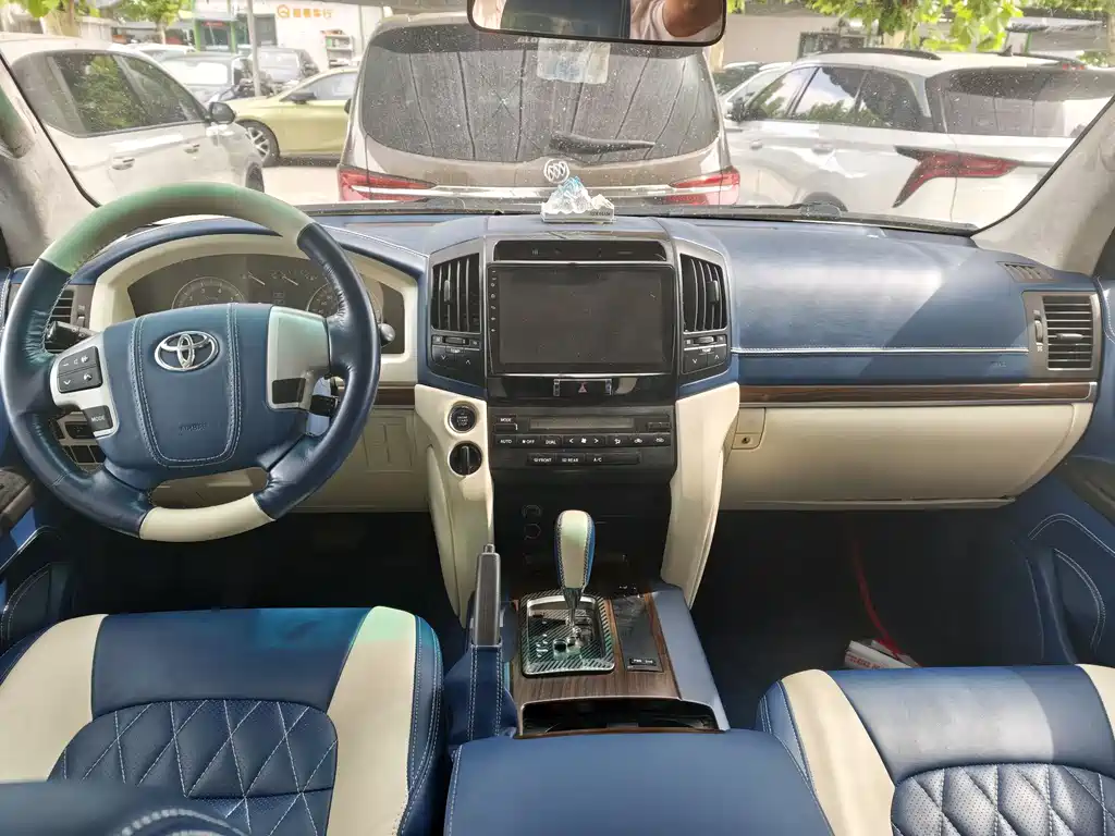 Land Cruiser (Import) 4.0 L V6 Middle East Base