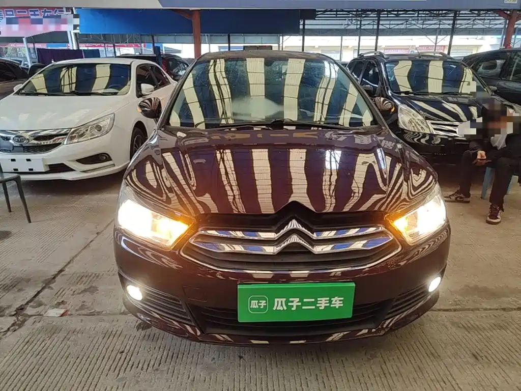 C-Quatre Sedan 1.6 L Manual Fashionable