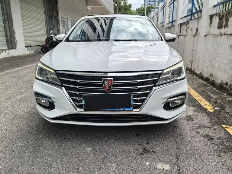 Roewe i5 1.5 L Auto 4 G Connected Leading Luxury Flagship
