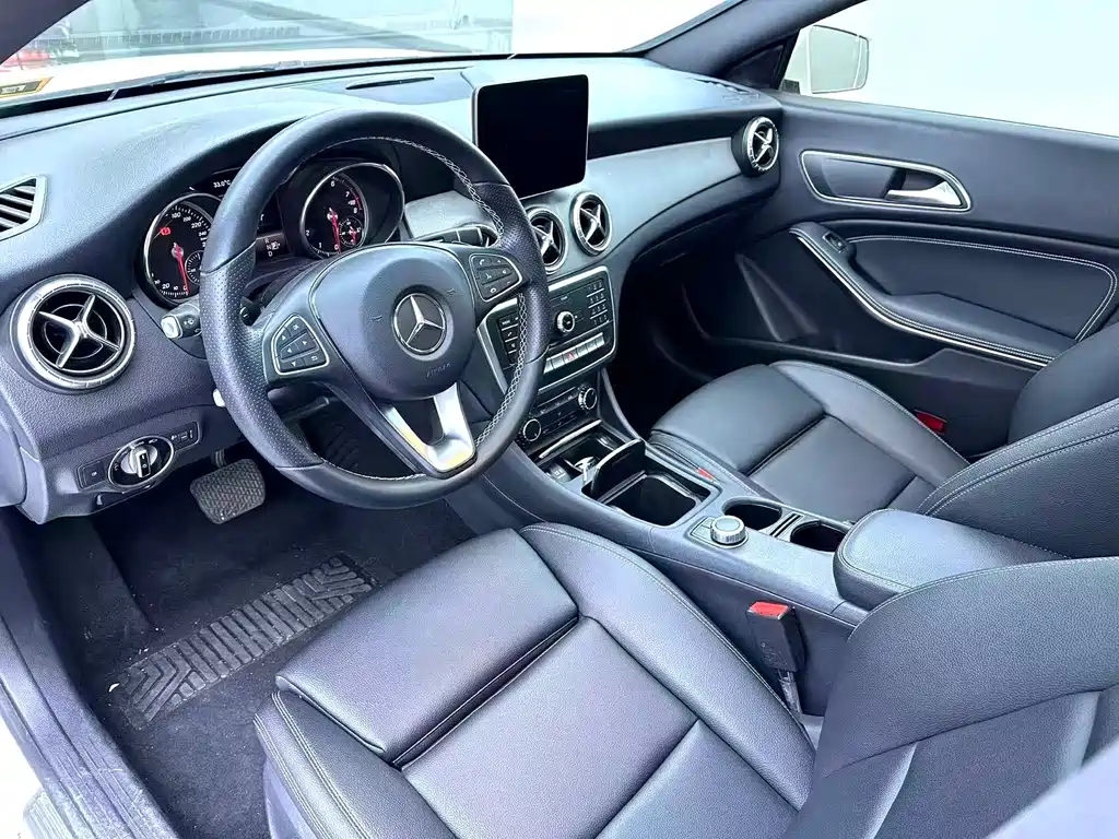 Mercedes-Benz CLA (Import) CLA 200 Dynamic
