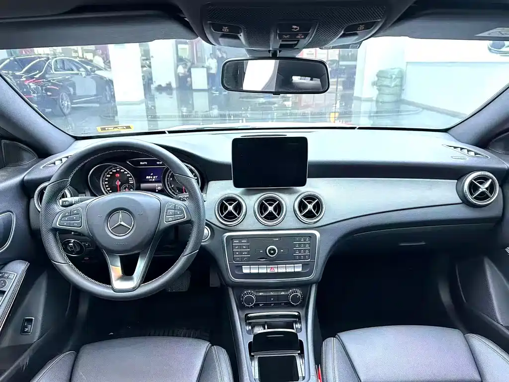 Mercedes-Benz CLA (Import) CLA 200 Dynamic