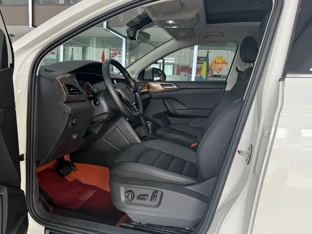 Tharu 280 TSI 2 WD Luxury PLUS