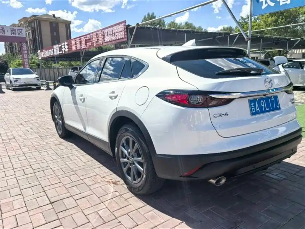 Mazda CX-4 2.0 L Auto 2 WD Blue Sky Explorer