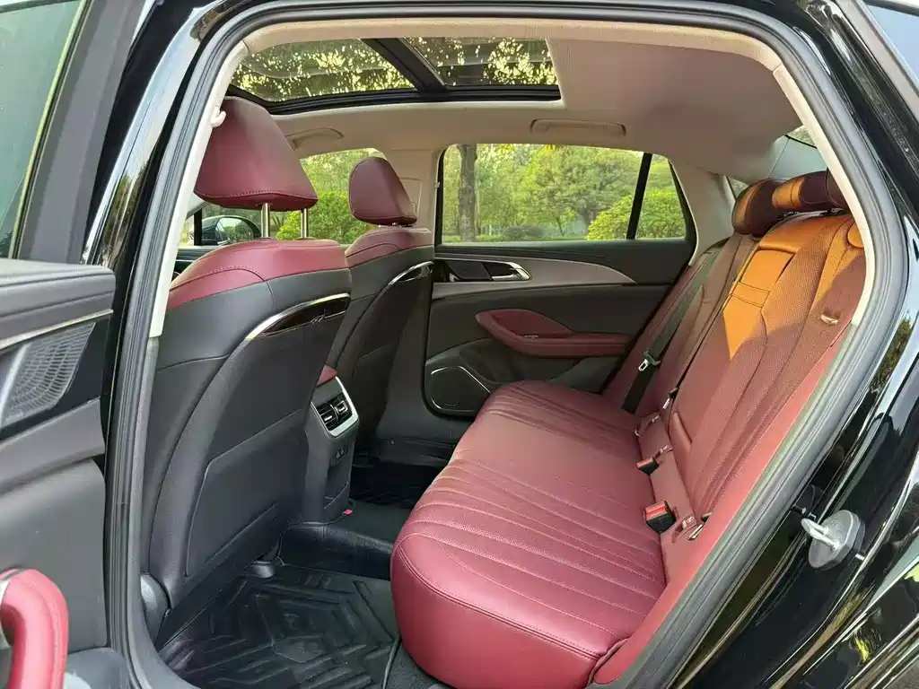 Hongqi H5 2.0 T Auto Connected Flagship