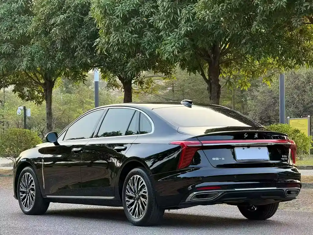 Hongqi H5 2.0 T Auto Connected Flagship