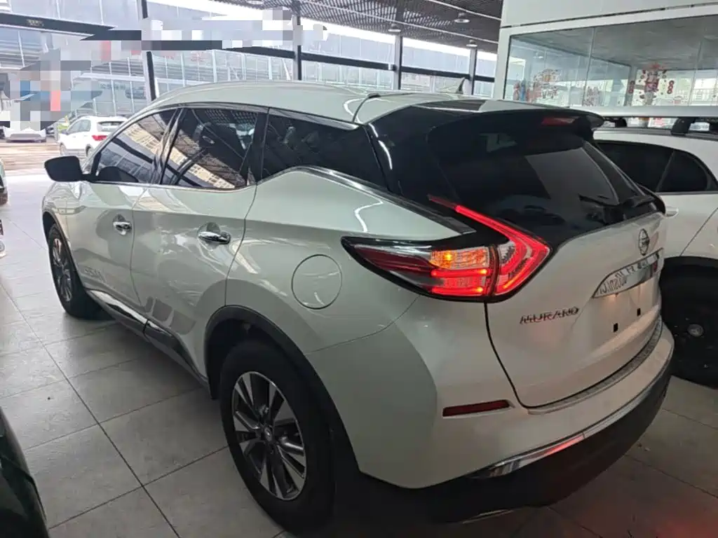 Murano 2.5 L XE 2 WD Elite
