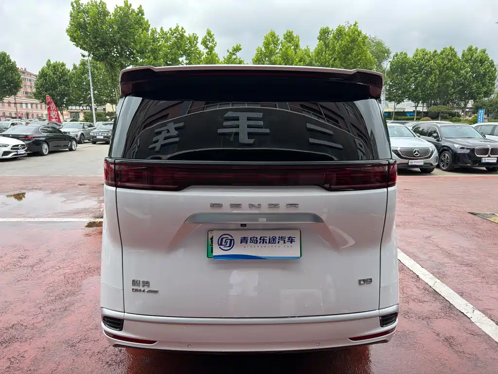Denza D9 DM-i 970 4 WD Flagship