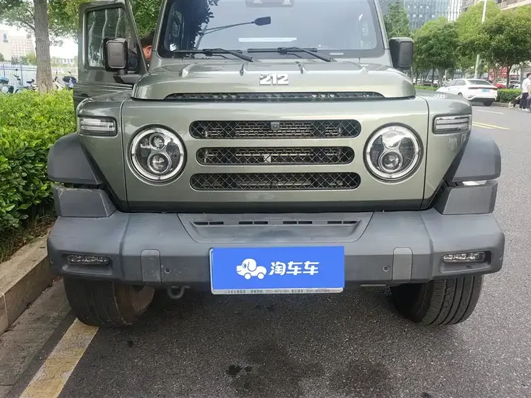 212 T01 2.0 T Explorer