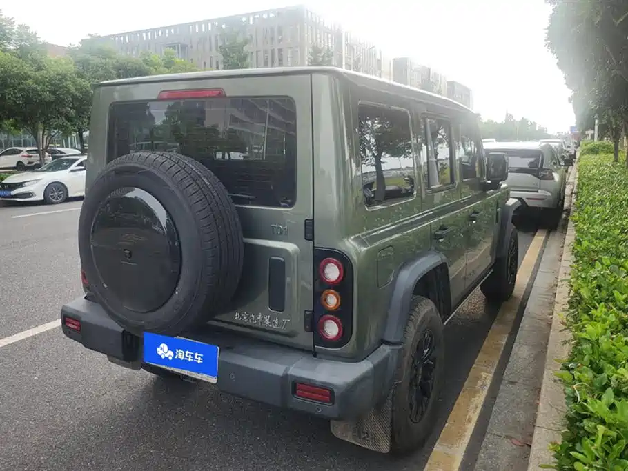 212 T01 2.0 T Explorer