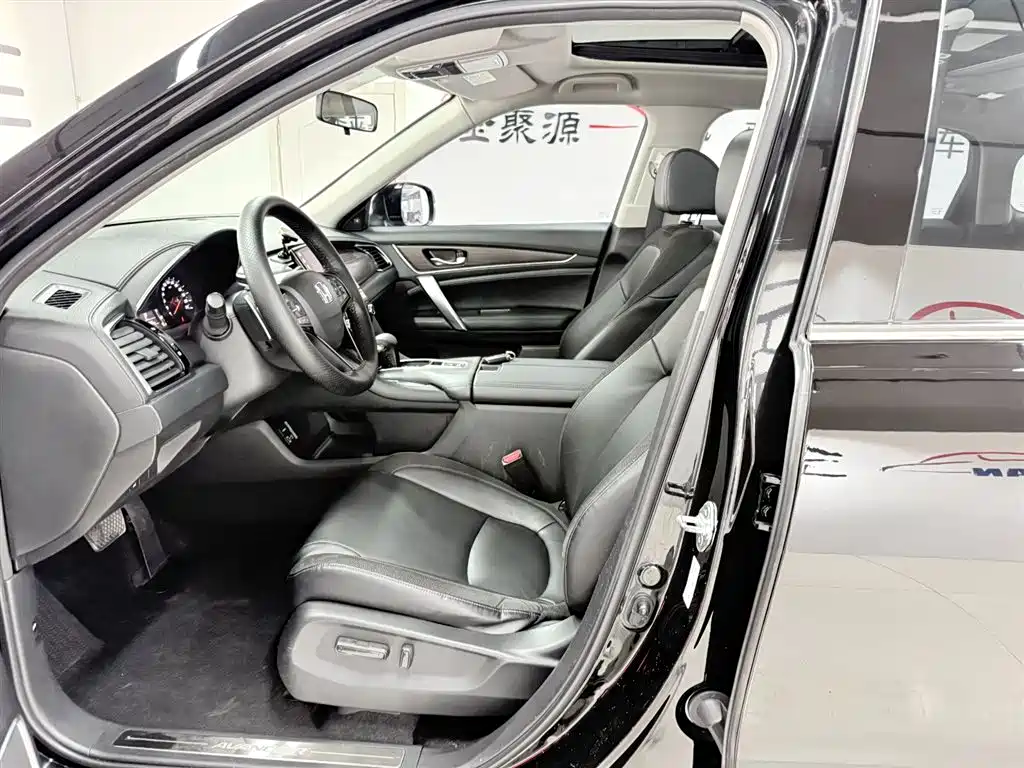 Avancier 240 TURBO 2 WD Luxury