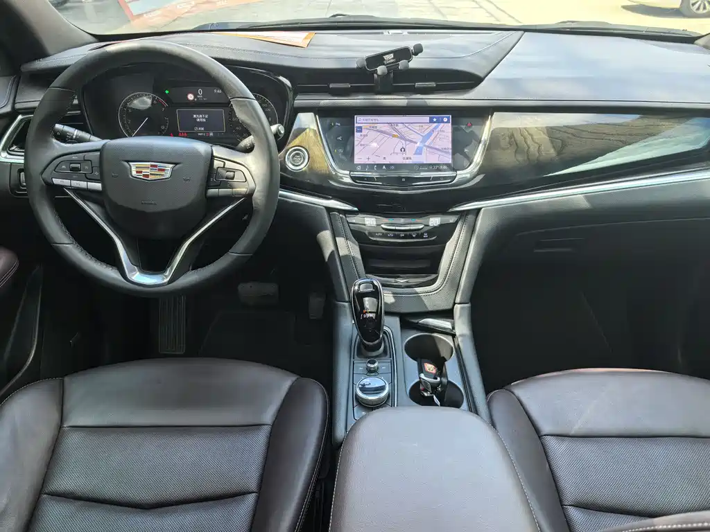 Cadillac XT6 凯迪拉克XT6 2020款 改款 28 T 七座四驱豪华型