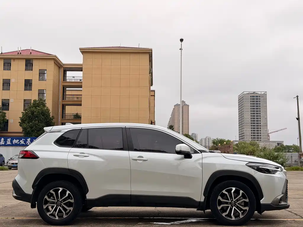 Frontlander 2.0 L CVT Luxury