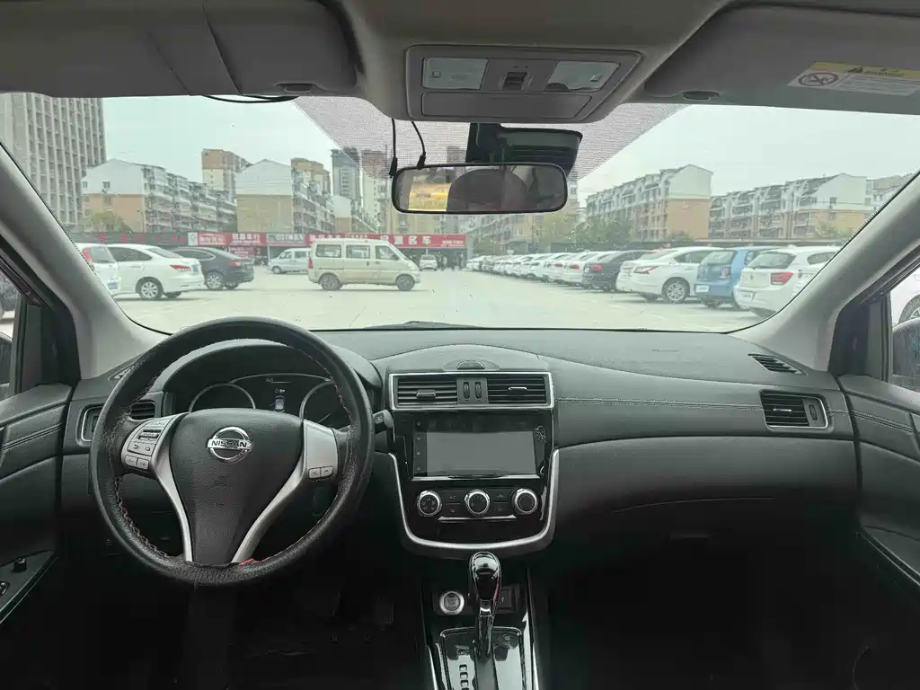 Tiida 1.6 L CVT Smart Travel CN-VI