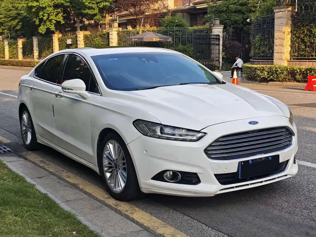 Mondeo 2.0 L GTDi240 Luxury Sport
