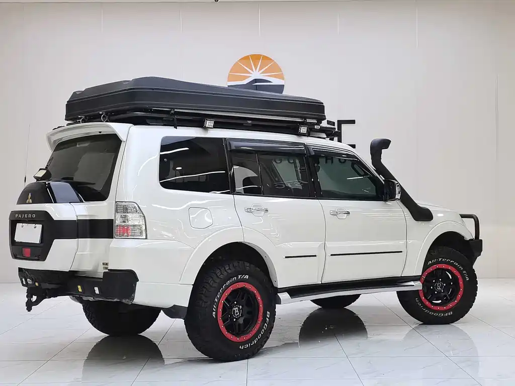 Pajero (Import) 帕杰罗(进口) V97 2019款 3.8 L GLS 中东版
